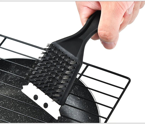 GrillMeister BBQ Bürste | 3-in-1 Grillreiniger | Edelstahlborsten & Anti-Rutsch-Griff