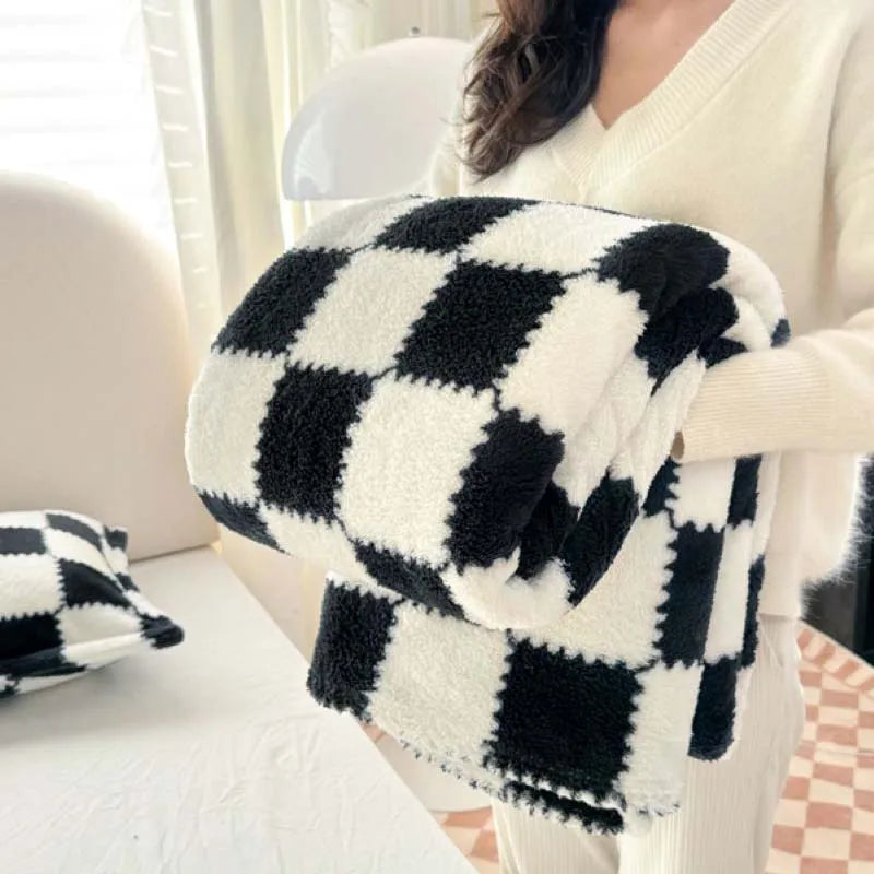 Pandaluna Kuscheldecke Flanell mit Karomuster | Weich & Atmungsaktiv | Für Sofa, Bett & Büro | Waschmaschinengeeignet | Rosa/Weiß