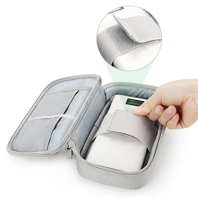 TechTidy TravelSafe Kabel Organizer Tasche | Wasserdicht & Kompakt | Für Reisen & Elektronik-Zubehör | In M & L erhältlich