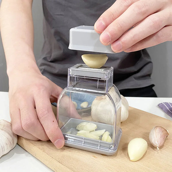 GARLICO Knoblauchpresse Handgerät | Manuelle Knoblauchreibe & Schäler | Edelstahl & ABS | Küchenhelfer für feines Zerkleinern