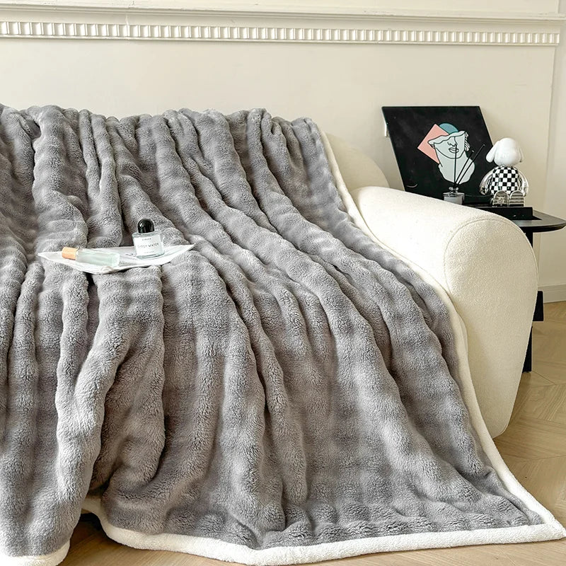 FauxLuxe | Kuscheldecke aus Imitat-Kaninchenfell | Beidseitiger Samt | Dick & Wärmend