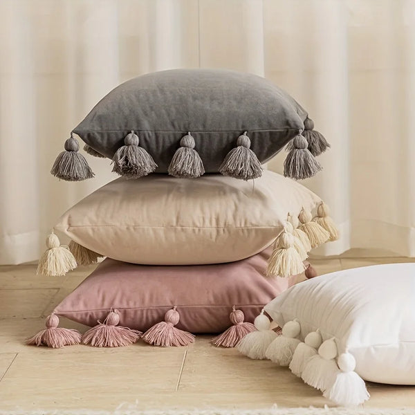 Velvessa | Boho Kissenbezug mit handgefertigten Quasten | Weicher Samt | 45×45 cm