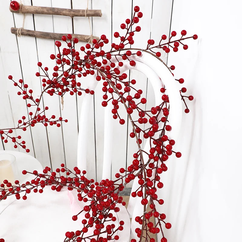 BerryLux Weihnachtsgirlande mit Roten Beeren | 1 Stück | Künstliche Beerenranke für Tisch, Kamin & Türdeko | Edle Winter- & Weihnachtsdekoration