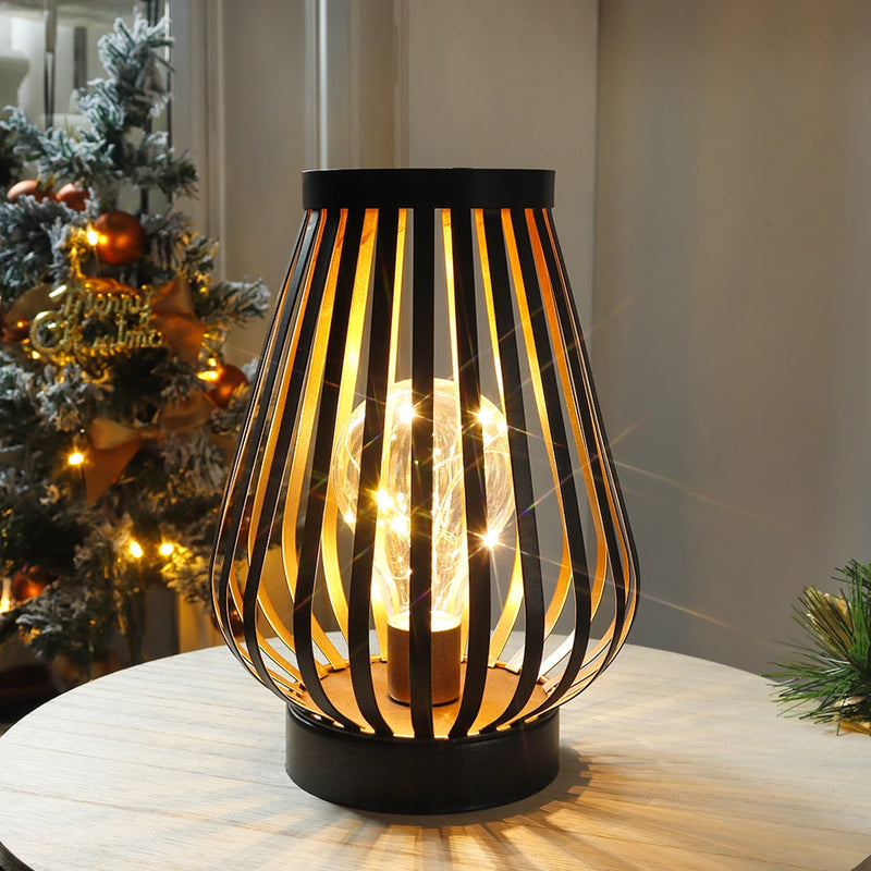 LumiCage LED Laterne | Retro Metall-Kerzenhalter | Warmweißes Stimmungslicht | Batteriebetrieben