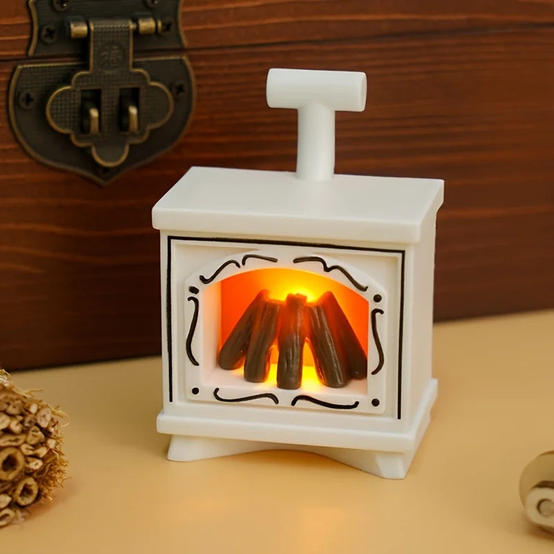 Minoria Puppenhaus Kamin Miniatur | Mit Leuchteffekt | 1:12 Maßstab | Weihnachts- & Wohn-Deko | 7 × 4,9 cm