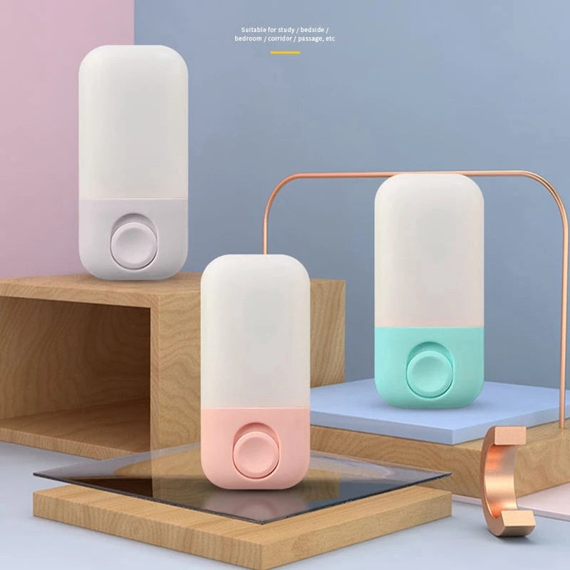 Mini LED Nachtlicht | Manuell Schaltbar | Energiesparend & Kompakt | Rosa/Weiß