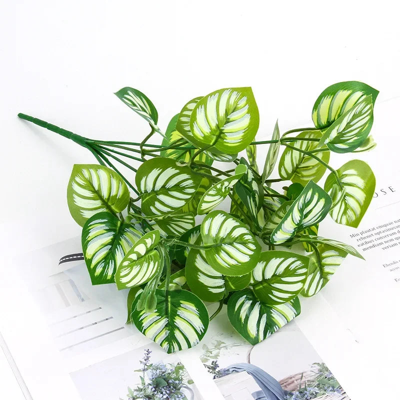 VERDIVA Kunstpflanze Dieffenbachia | Tropisches Deko-Blatt aus Seide | Pflegeleichte Deko für Tisch, Regal & Wohnzimmer