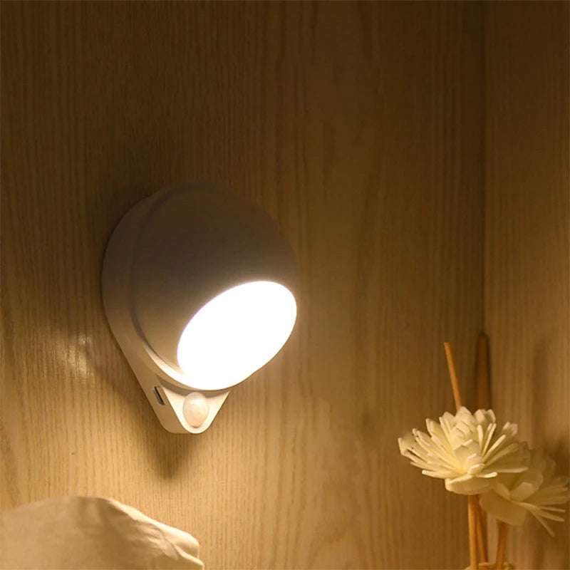 Intelligentes LED Nachtlicht GlowMate 360 | 360° Drehbar | Bewegungssensor | USB Wiederaufladbar