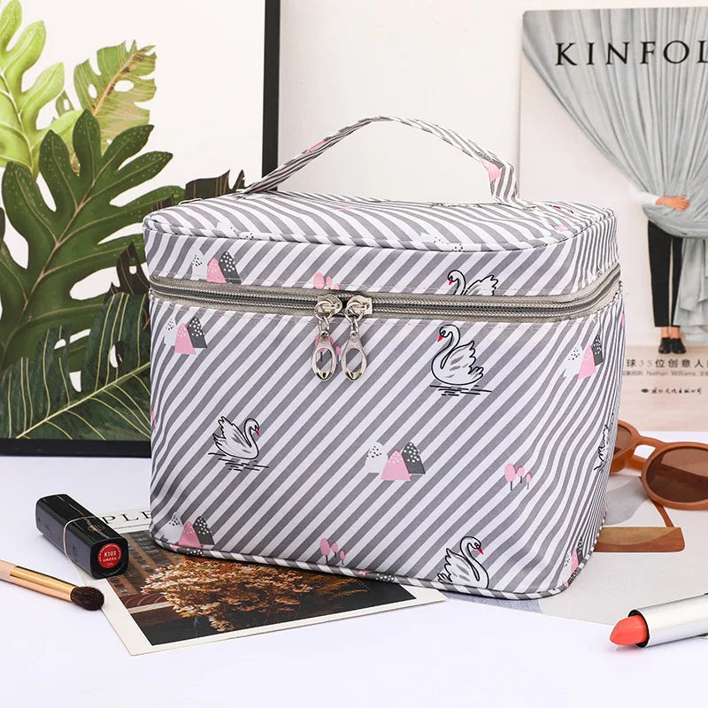 Kosmetiktasche WildAura | Großes Fassungsvermögen | Wasserdicht & Stylisch | Animal-Print