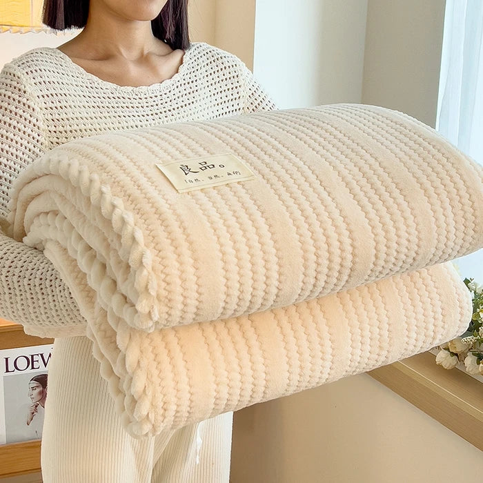 Wohndecke WarmHug | Flauschiges Flanell | Kariertes Design | Für Sofa & Bett | Vier Jahreszeiten