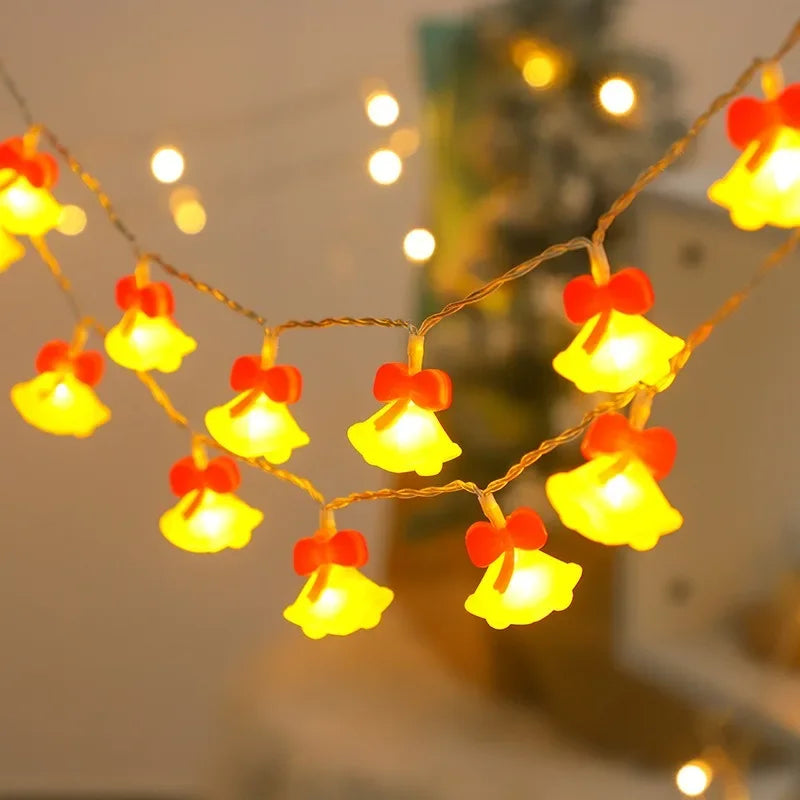 LED Weihnachtslichterkette | 1,5 m Batteriebetrieben mit 10 LEDs | Santa & Schneemann Anhänger | Für Baum, Fenster & Festdekoration | LumiNoel