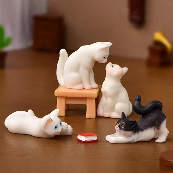 Mini Katzenfigur | Realistische Deko | Kunststoff | 1–4,5 cm | Vielseitiges Ornament
