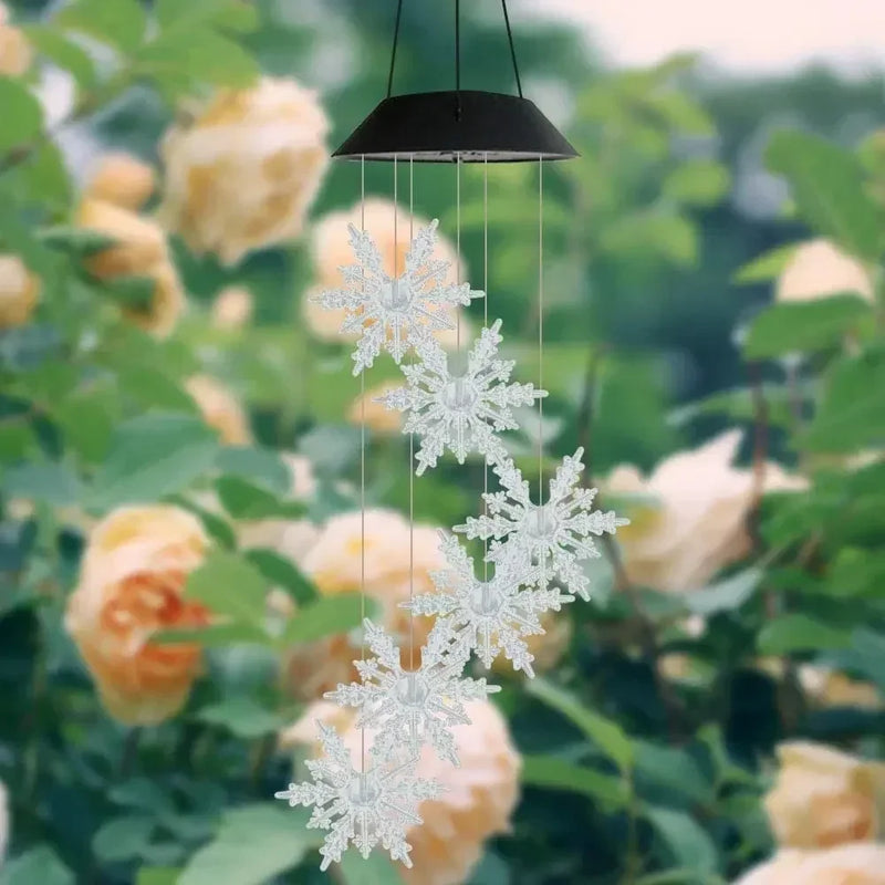 Solar Windspiel LumiSnow | Farbwechselnde LED Schneeflocken | Solarenergie & Wasserdicht | Hängelampe für Garten, Balkon & Terrasse