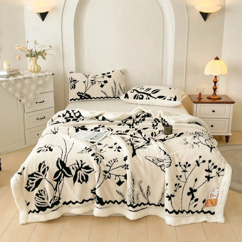 Lambiva Kuscheldecke aus Lammfellimitat | Zweilagig & Extra Warm | Samtweich für Sofa, Bett & Wintertage | Verschiedene Größen