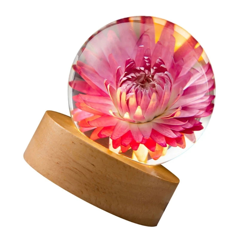 Kristallkugel Lampe | Mit Blumenmuster | Warmes Stimmungslicht & Deko | Resin & Holz | 6 cm