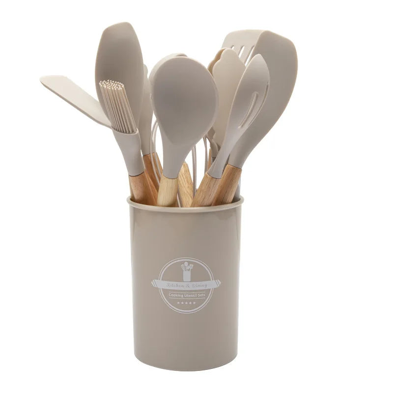 Culinora Silikon Küchenutensilien Set | Hitzebeständig bis 230 °C | 12-teilig mit Holzgriffen | Rührbesen, Pfannenwender, Zange & mehr