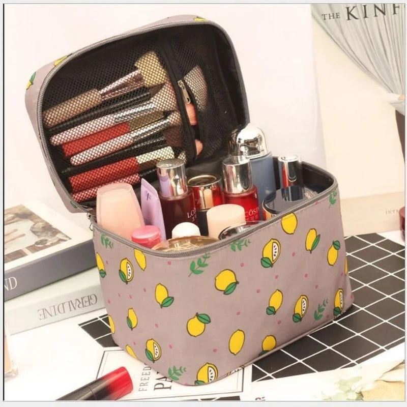 Kosmetiktasche WildAura | Großes Fassungsvermögen | Wasserdicht & Stylisch | Animal-Print
