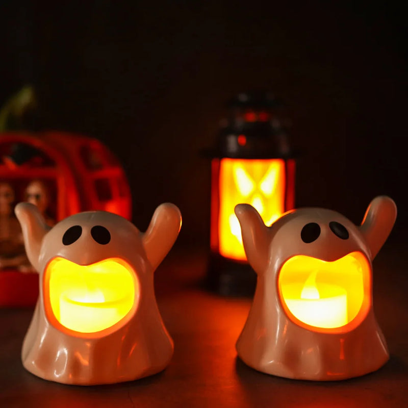 Halloween-Kerzenlampe SpookyGlow | LED Flackerlicht Warmweiß | Batteriebetrieben | Deko für Haus, Garten & Party | 8×8 cm
