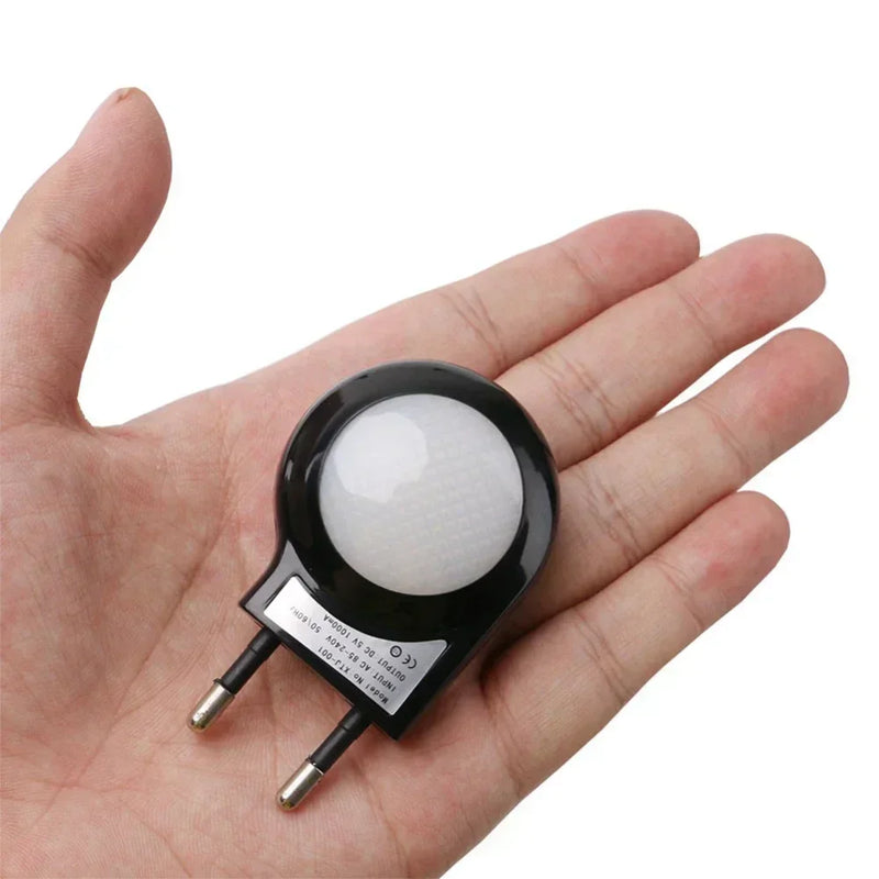 LumiShell Mini Nachtlicht | Mit Lichtsensor & EU-Stecker | Automatisches LED Wandleuchte | Weiches Warmlicht für Kinder- & Schlafzimmer