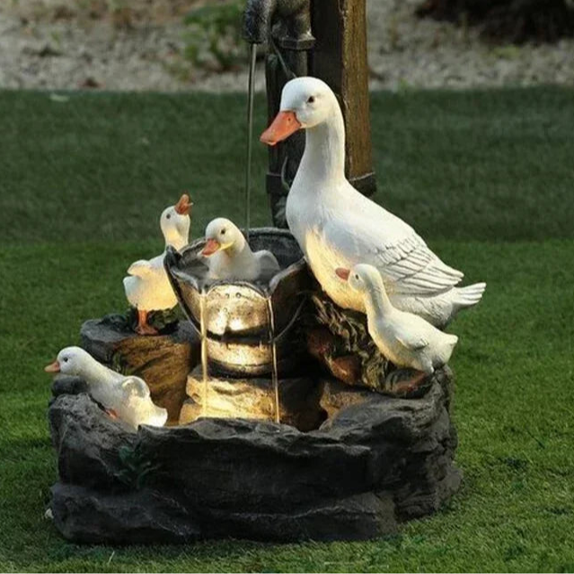 Lunaverde Solar Deko Brunnen Ente & Eichhörnchen | Gartenfigur mit LED-Licht | Wetterfestes Kunstharz | Für Terrasse & Balkon