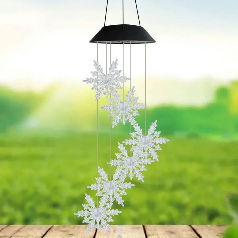 Solar Windspiel LumiSnow | Farbwechselnde LED Schneeflocken | Solarenergie & Wasserdicht | Hängelampe für Garten, Balkon & Terrasse