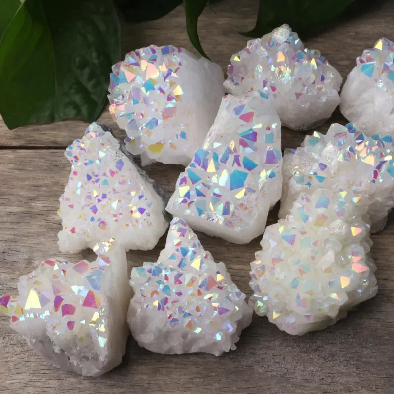 Naturstein-Cluster CrystalAura | Weißer Rohkristall | Deko- & Heilstein | ca. 3–6 cm