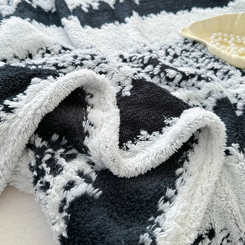 Kuscheldecke Jacquard | Schneeflocken & Streifen | Flauschig & warm | Für Sofa, Büro & Kinder