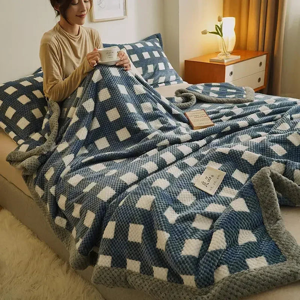 Chenilla | Strickdecke aus Chenille-Garn | Weich & Kuschelig | Handgestrickter Look