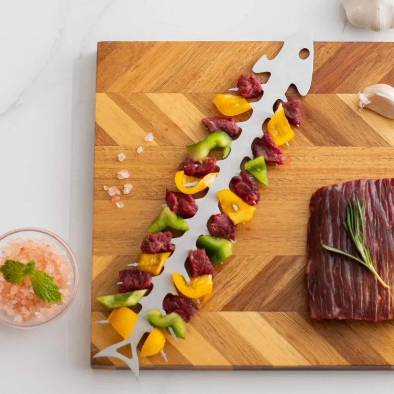 GrillBone Fischgräten-förmiger BBQ-Spieß | Edelstahl | Rostfrei & hitzebeständig | 30 × 6 cm
