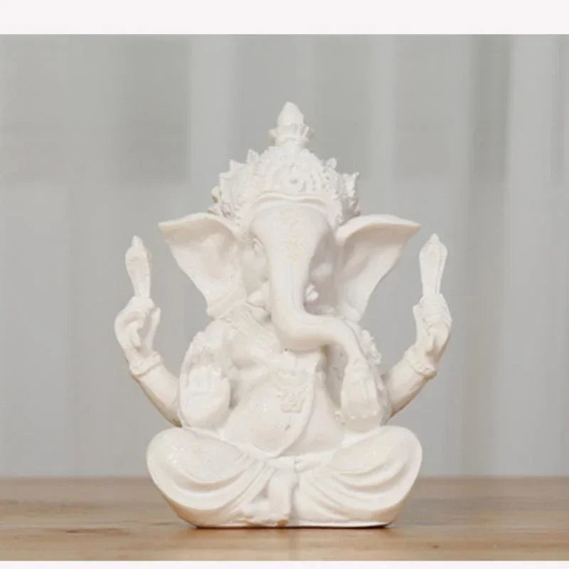 Anuvira | Ganesha Elefantenstatue | Handgefertigte Sandstein-Optik | Spirituelle Dekofigur für Zuhause & Meditation | 7,5 × 6 × 9,5 cm