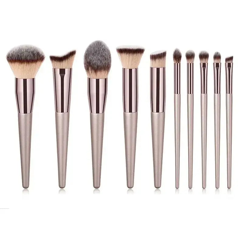 Make-up Pinselset LuxeBrush Gold | 10-teilig | Weiche Synthetikhaare & Holzgriff | Präzise & Hautschonend