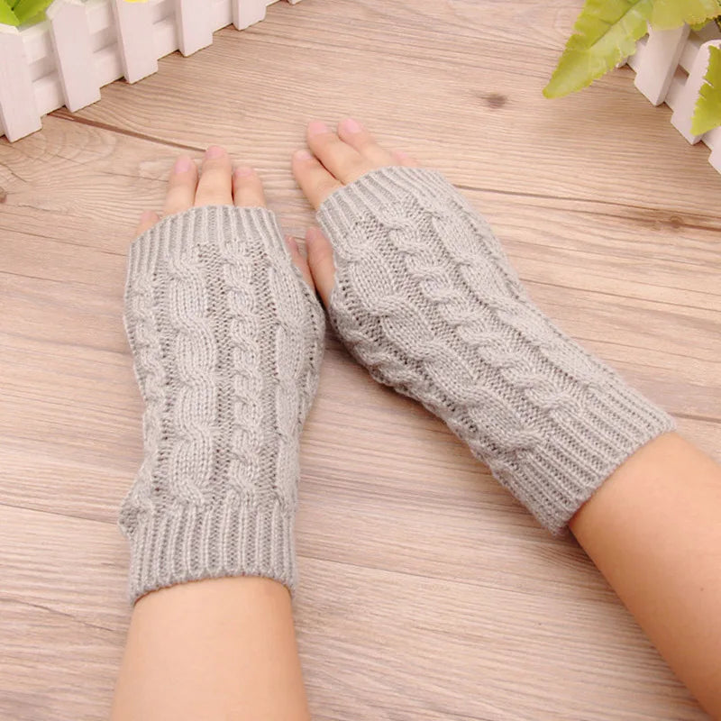Damen Handschuhe | Modische Strickstulpen | Warm & Fingerlos | Wyntera