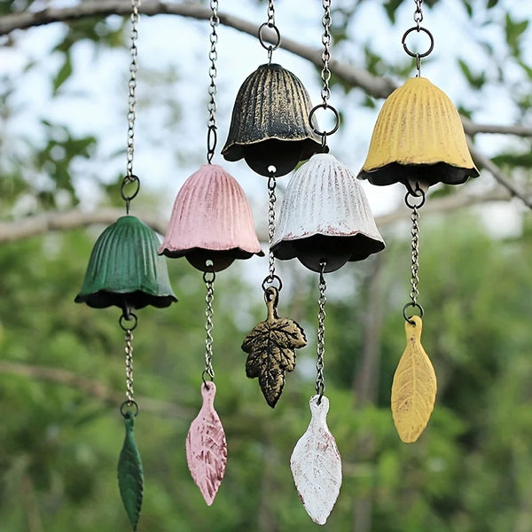 KazeBell | Japanisches Windspiel aus Gusseisen | Retro-Blattdesign | Für Balkon & Garten