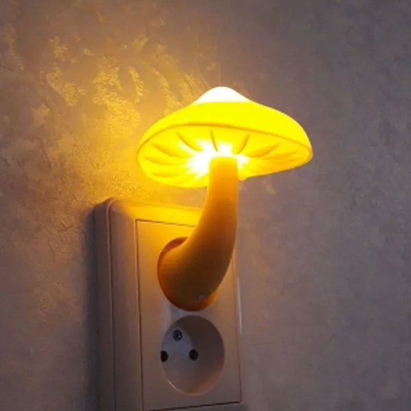 LED Nachtlicht Lumipilz | Mit Dämmerungssensor | Warmgelb & Energiesparend | 8×10 cm