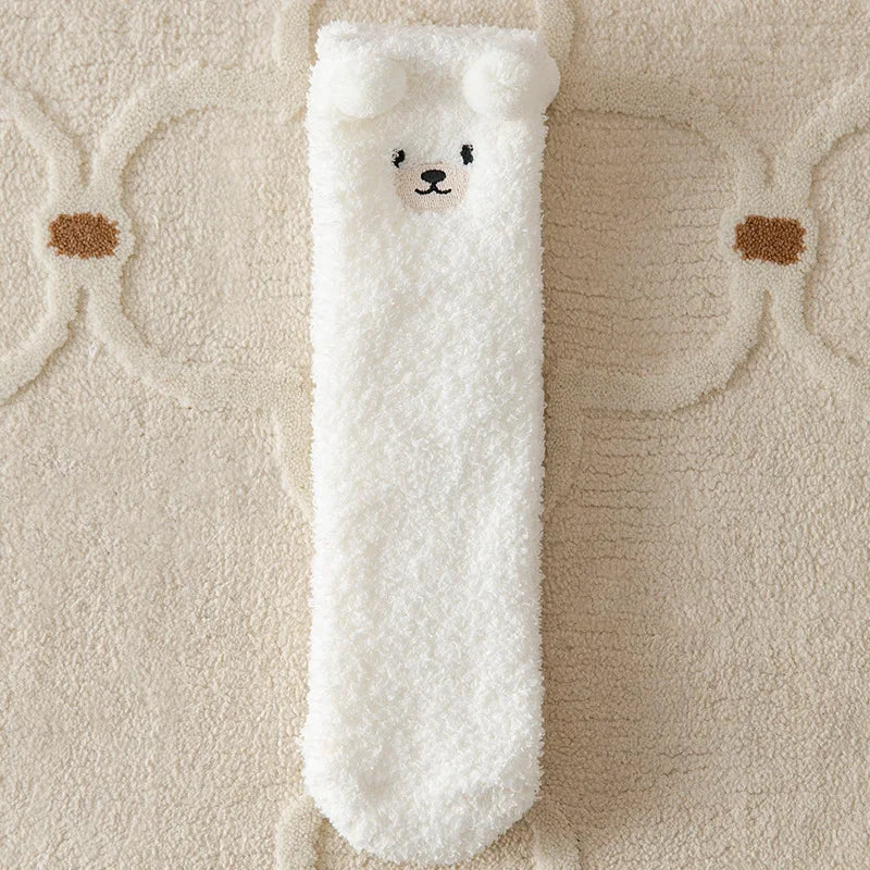 CosyPaws Damen Kuschelsocken | Flauschig & Warm | 3D Bären-Design | Weiche Haussocken im Japanisch-Koreanischen Stil
