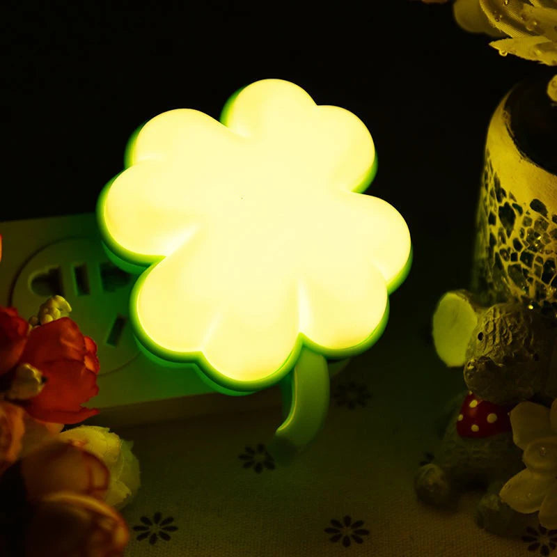 Lunora LED Nachtlicht Wolke | Mit Bewegungsmelder & Automatik | Warmweiß | Steckdose | 6 × 9,3 cm