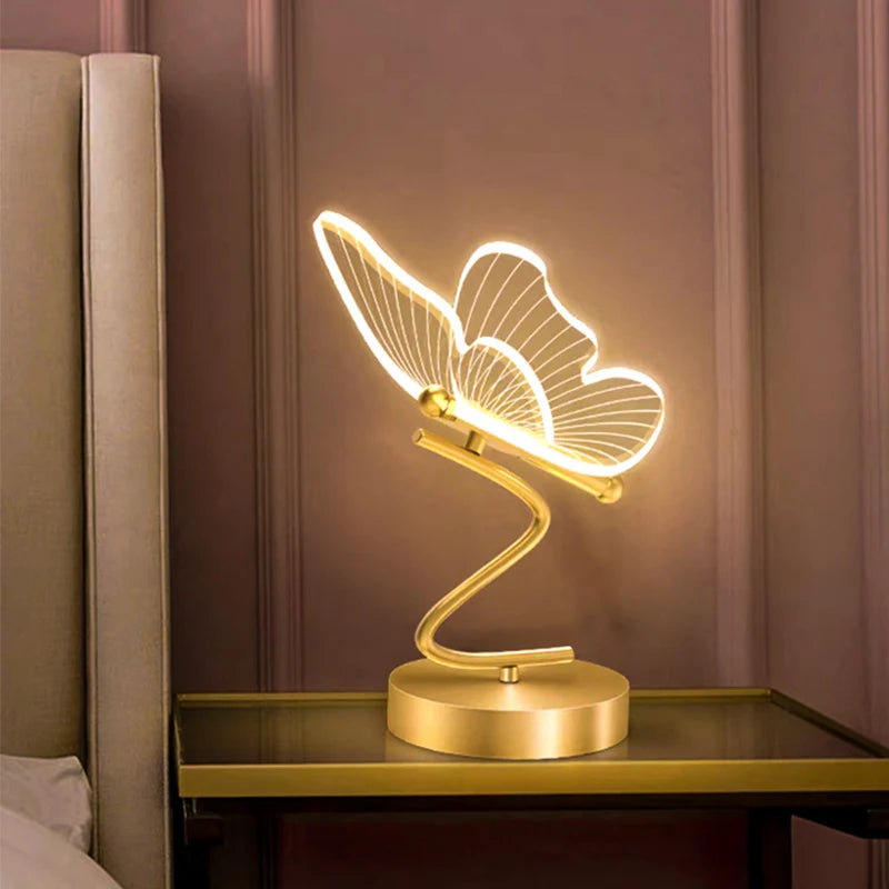 LED Tischlampe Lunavia | 3 Lichtfarben | Schmetterlings-Design | Acryl & Gold | 6 W