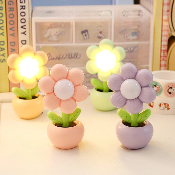Lumiflower | Mini LED Blumentopf Nachtlicht | Batteriebetrieben | 5,5 x 4 x 10,3 cm