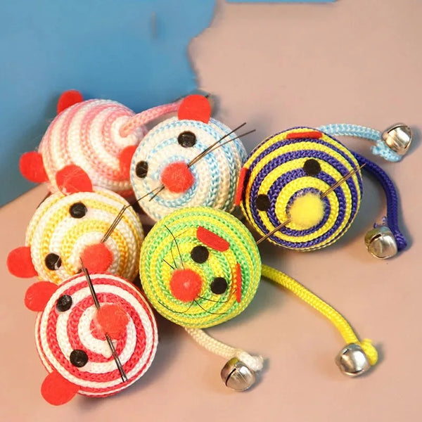 Katzen Spielball | Beißfest & Interaktiv | Mit Glöckchen & Schwanz | Nylon Robust