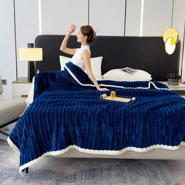 FauxLuxe Kuscheldecke aus Kunstlammfell | Samtweich & Wärmend | Waschbar | Perfekt für Sofa & Bett | Winterdecke