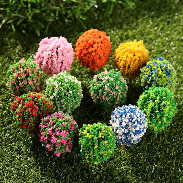 ScenaFlor Miniatur-Baummodell Set | 10-teilig | Für Modellbau & Landschaftsgestaltung | Bunte Deko-Bäumchen aus Kunststoff