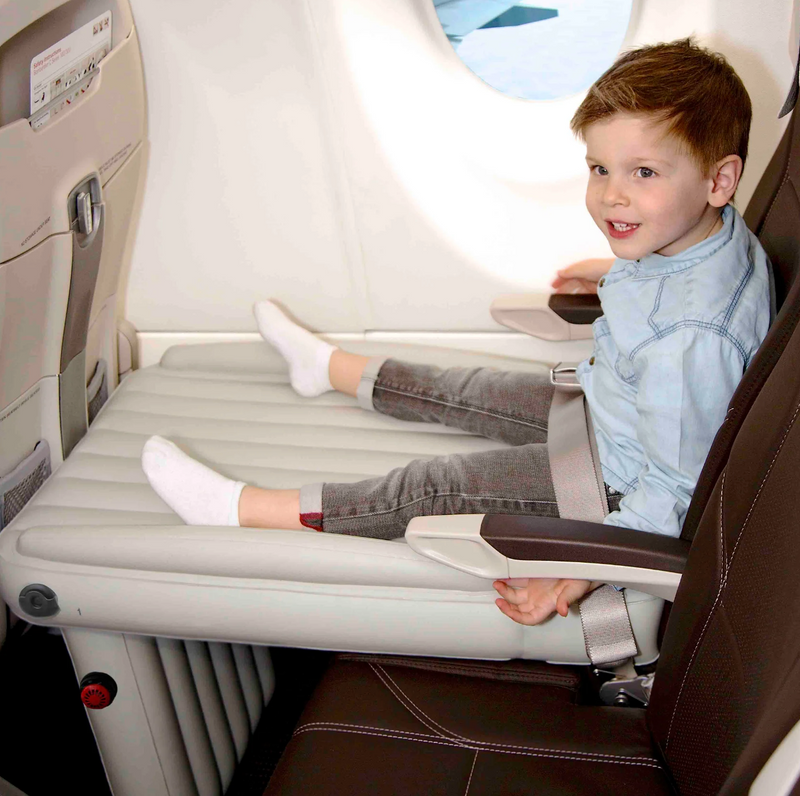 Aufblasbares Flugzeugbett SkyNap Junior | Für Kinder bis 5 Jahre | 90×45 cm | Mit Handpumpe | Komfortabel & Tragbar