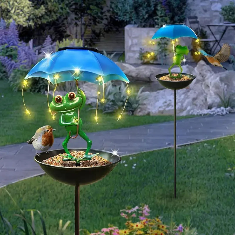 Solar Gartenleuchte ElfBird | Mit Vogeltränke & Elfenfigur | Outdoor Solar Lampe aus Gusseisen | Wetterfest & Dekorativ