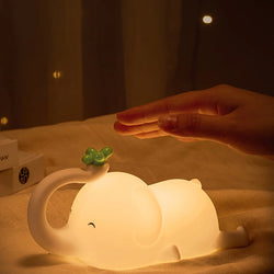 EleLumo Kinder Nachtlicht Elefant | Weiches Silikon | Dimmbar & Timer | Wiederaufladbar