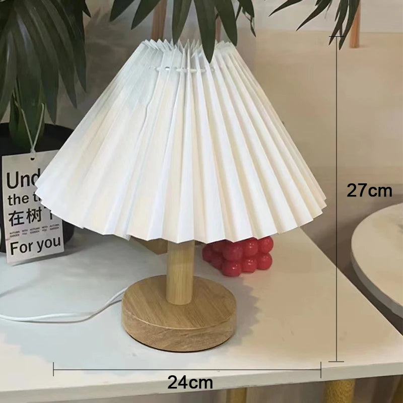 Nordic Pleat Tischlampe | Faltbares Design & Stoffschirm | USB/220V | 5W