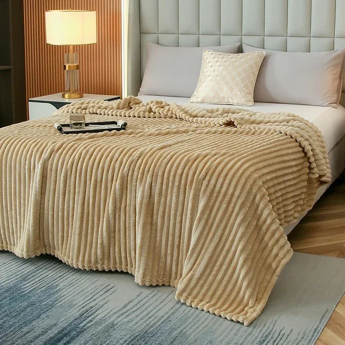Flauschdecke SoftHaven | Gestreiftes Flanell | Extra Weich & Warm | Für Sofa, Bett & Reisen