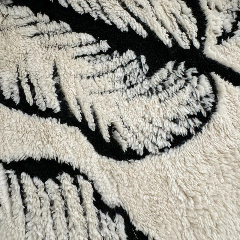 Kuscheldecke aus Lammfleece | Weiche Samtdecke mit Goldprägung | Warm & Stilvoll für Bett & Sofa | Velvienne