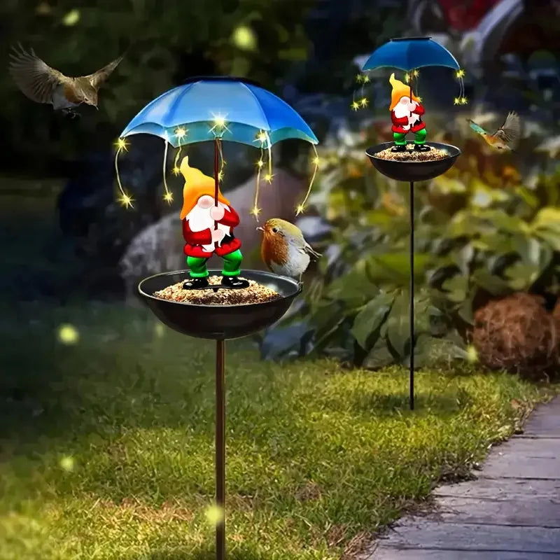 Solar Gartenleuchte ElfBird | Mit Vogeltränke & Elfenfigur | Outdoor Solar Lampe aus Gusseisen | Wetterfest & Dekorativ