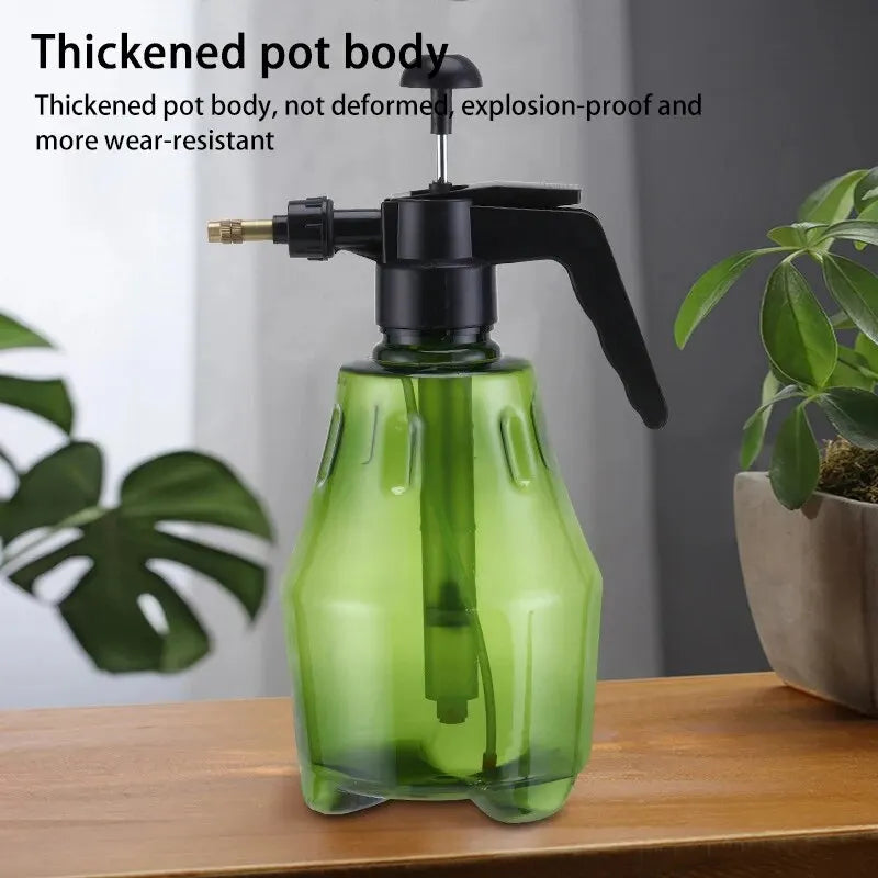 AquaPressa Gartensprüher mit Handpumpe | 1,5 L Drucksprüher mit verstellbarer Düse | Für Zimmerpflanzen, Garten, Reinigung & Gewächshaus