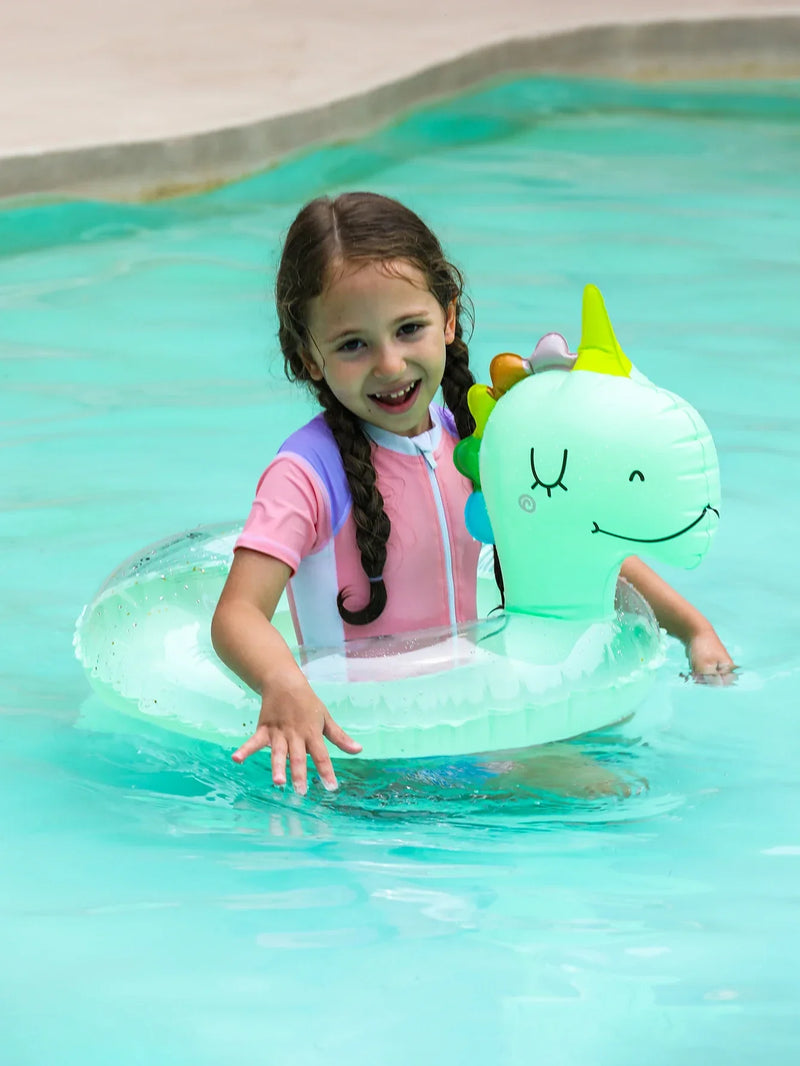 1+1 GRATIS | DinoFloat – Der aufblasbare Dino-Schwimmring für Kinder